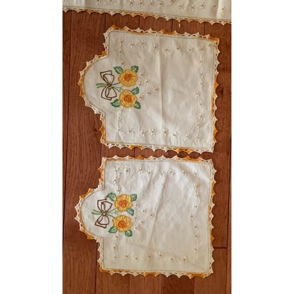 Vintage Floral Hand-Embroidered Doilies & Table Runner Set - Picture 5 of 11
